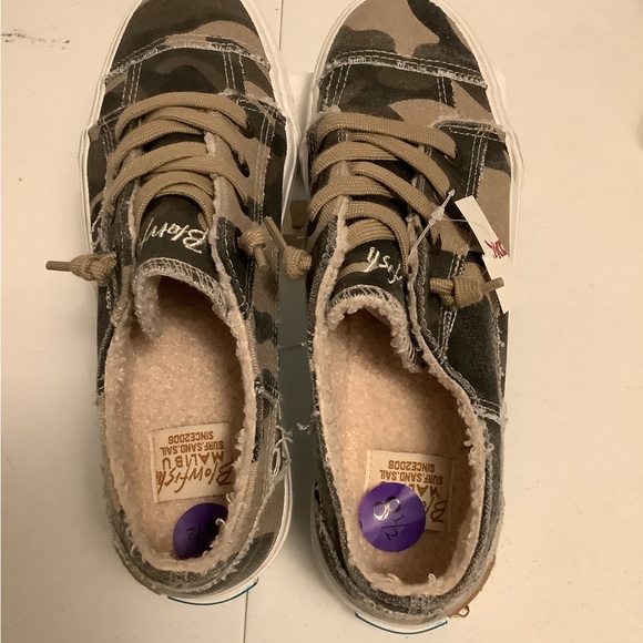 Blowfish Camouflage Sneakers with Faux Fur Lining - Picture 2 of 3